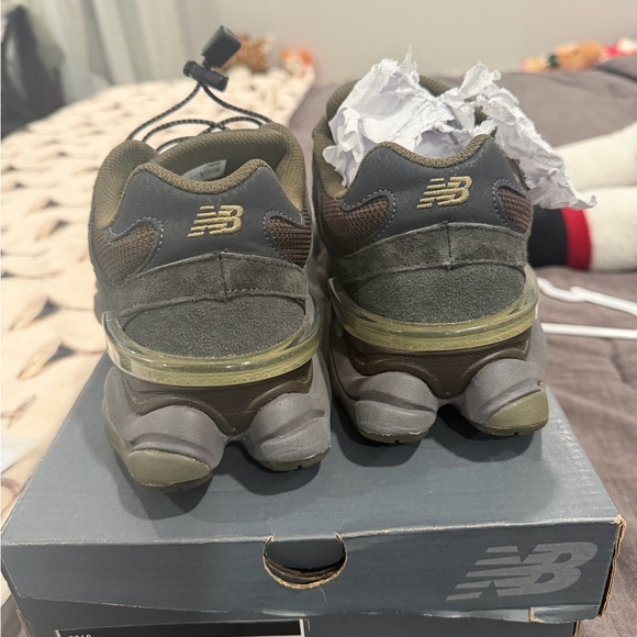 New Balance Olive and Gray Sneakers - Picture 3 of 4